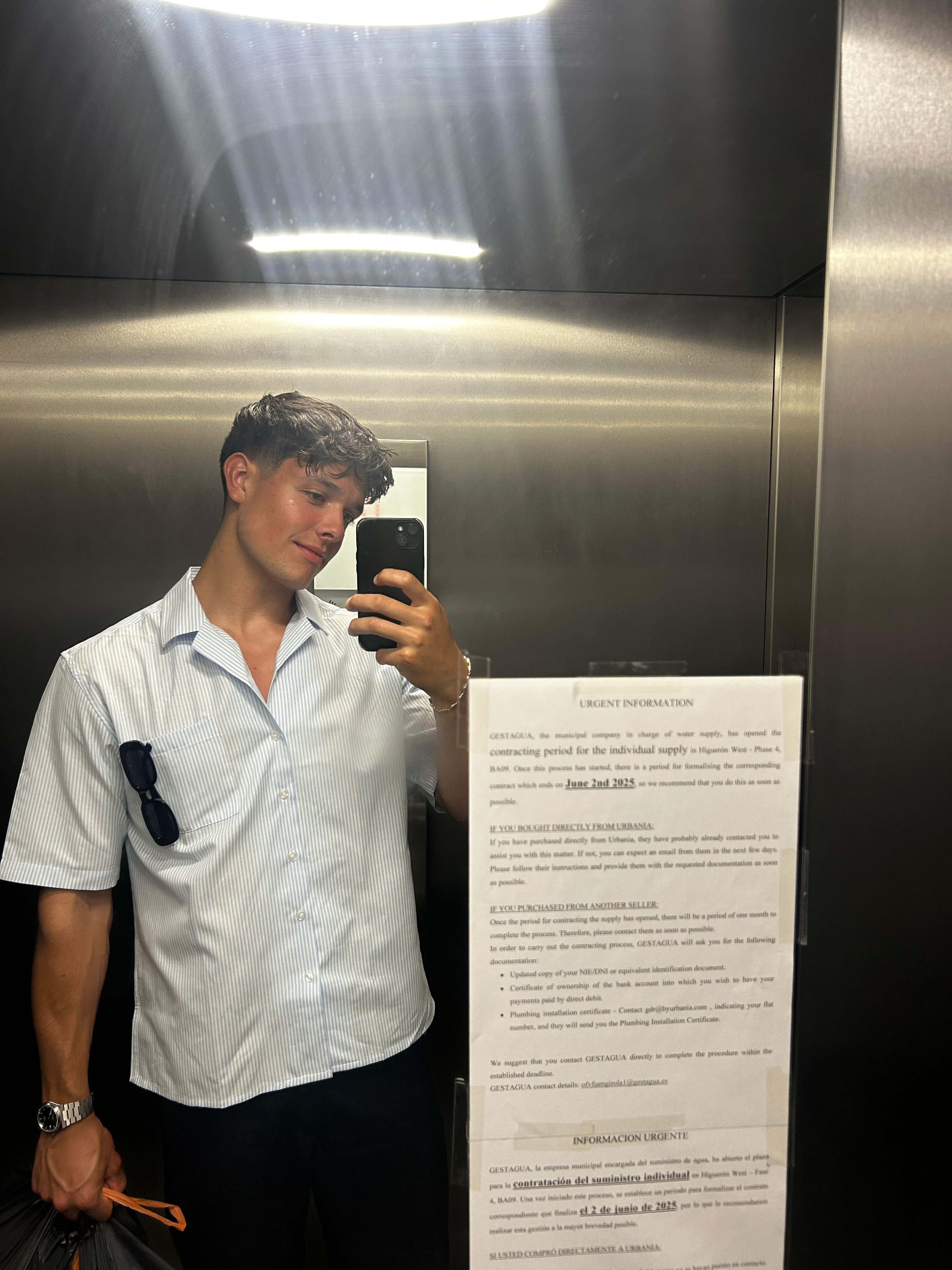 KORTÆRMET SKJORTE - TYND BLÅSTRIBET