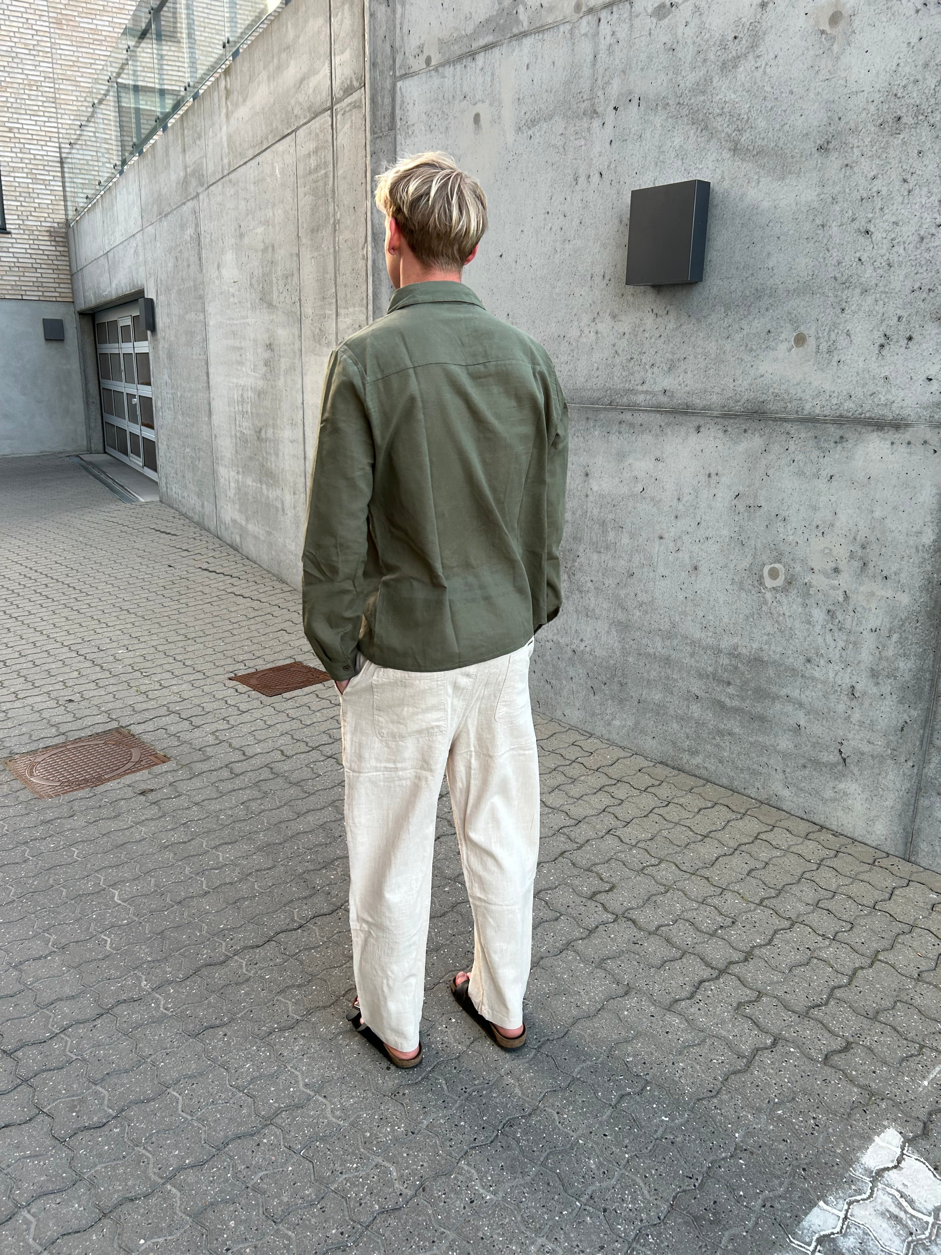 LANGÆRMET HØRSKJORTE - OLIVEN GRØN