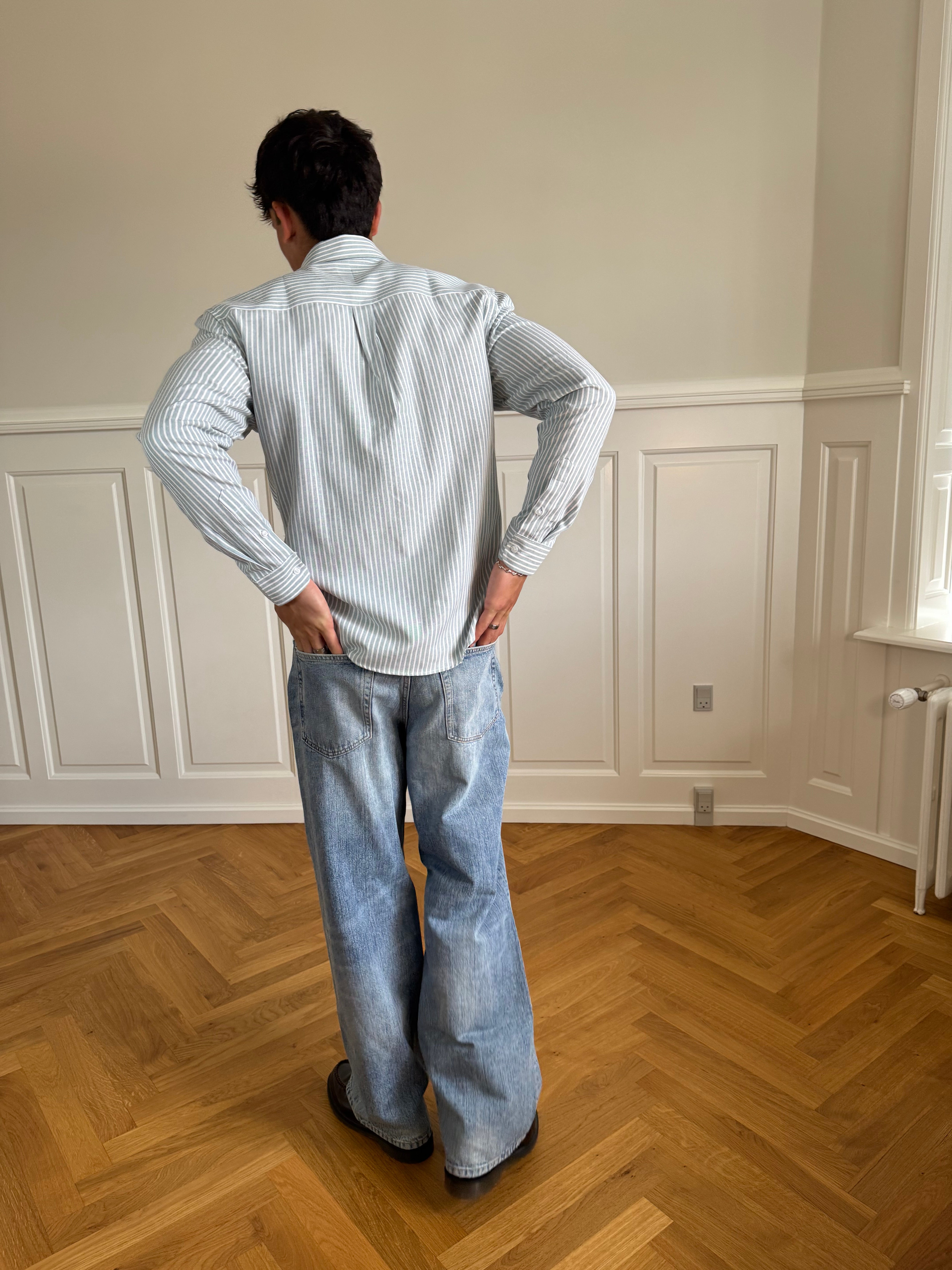 LANGÆRMET SKJORTE - GRØNSTRIBET