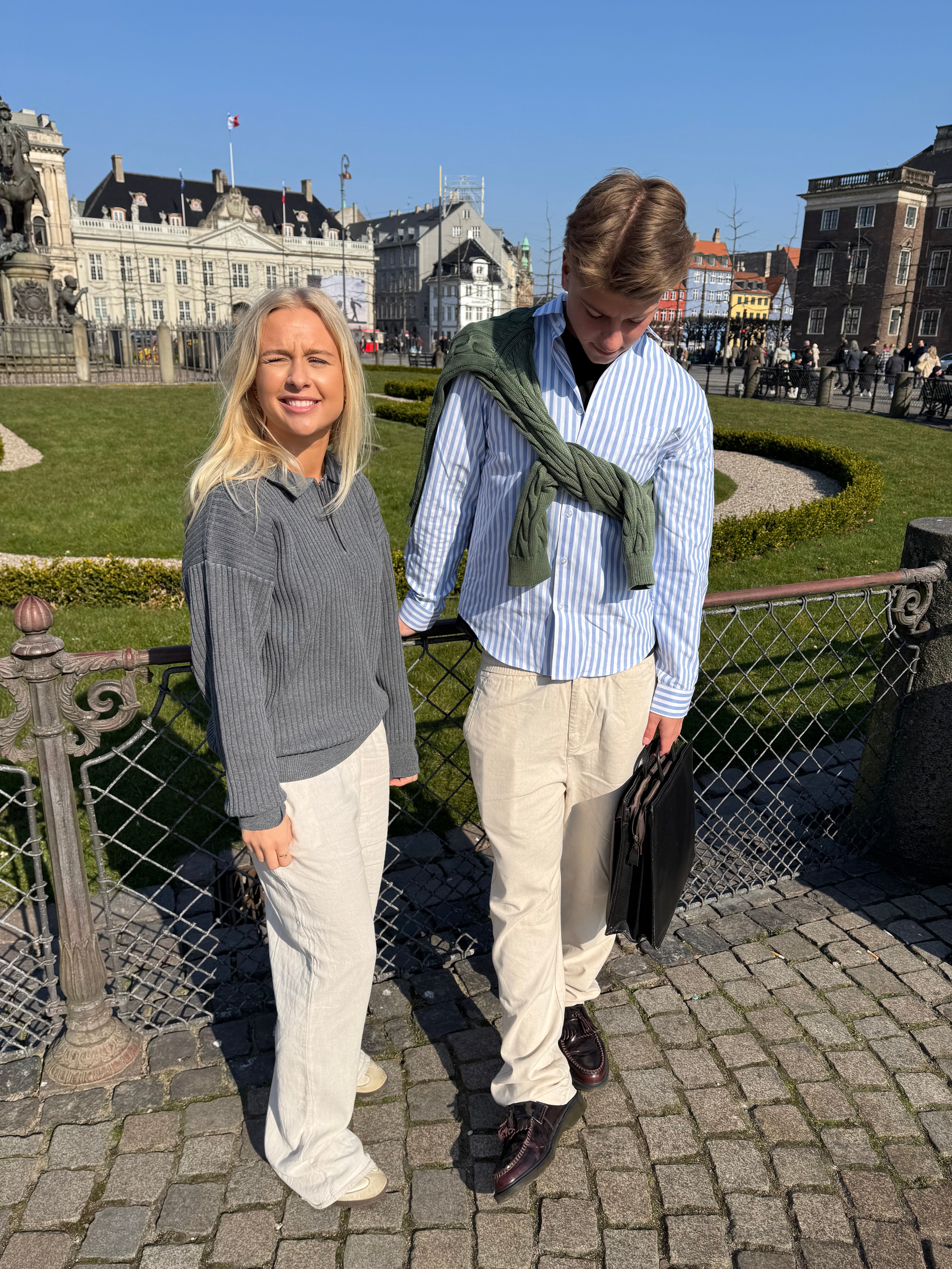 HALF ZIP - GRÅ