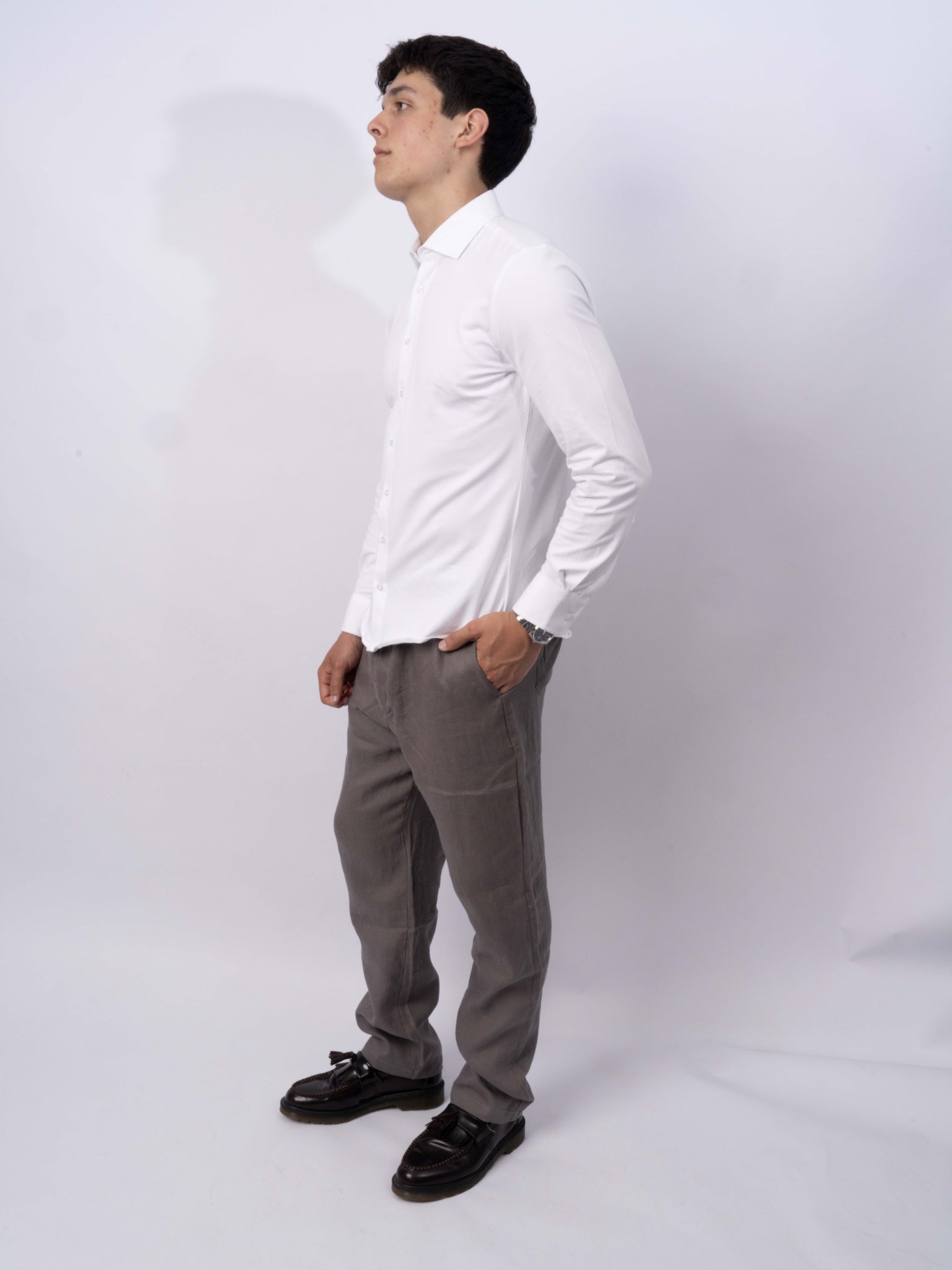 LANGÆRMET ESSENTIAL STRETCHY SKJORTE - HVID