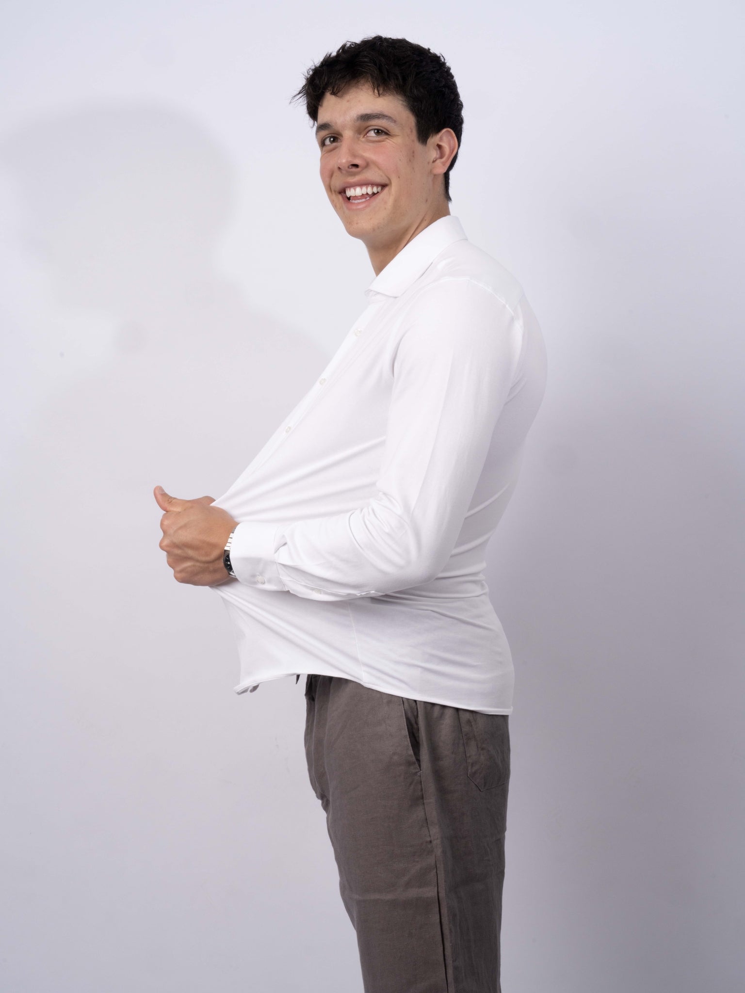 LANGÆRMET ESSENTIAL STRETCHY SKJORTE - HVID