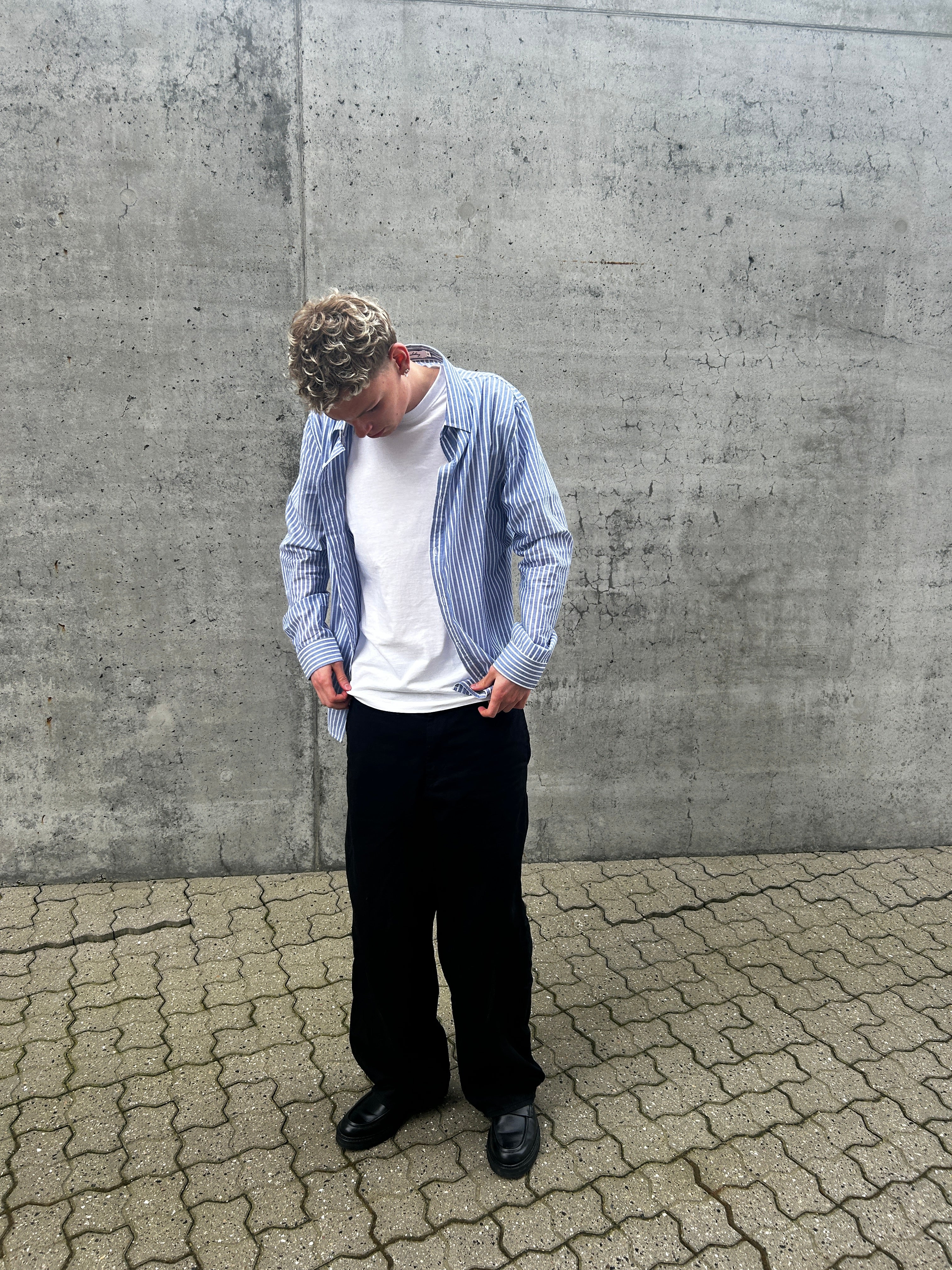 LANGÆRMET SKJORTE - BLÅSTRIBET