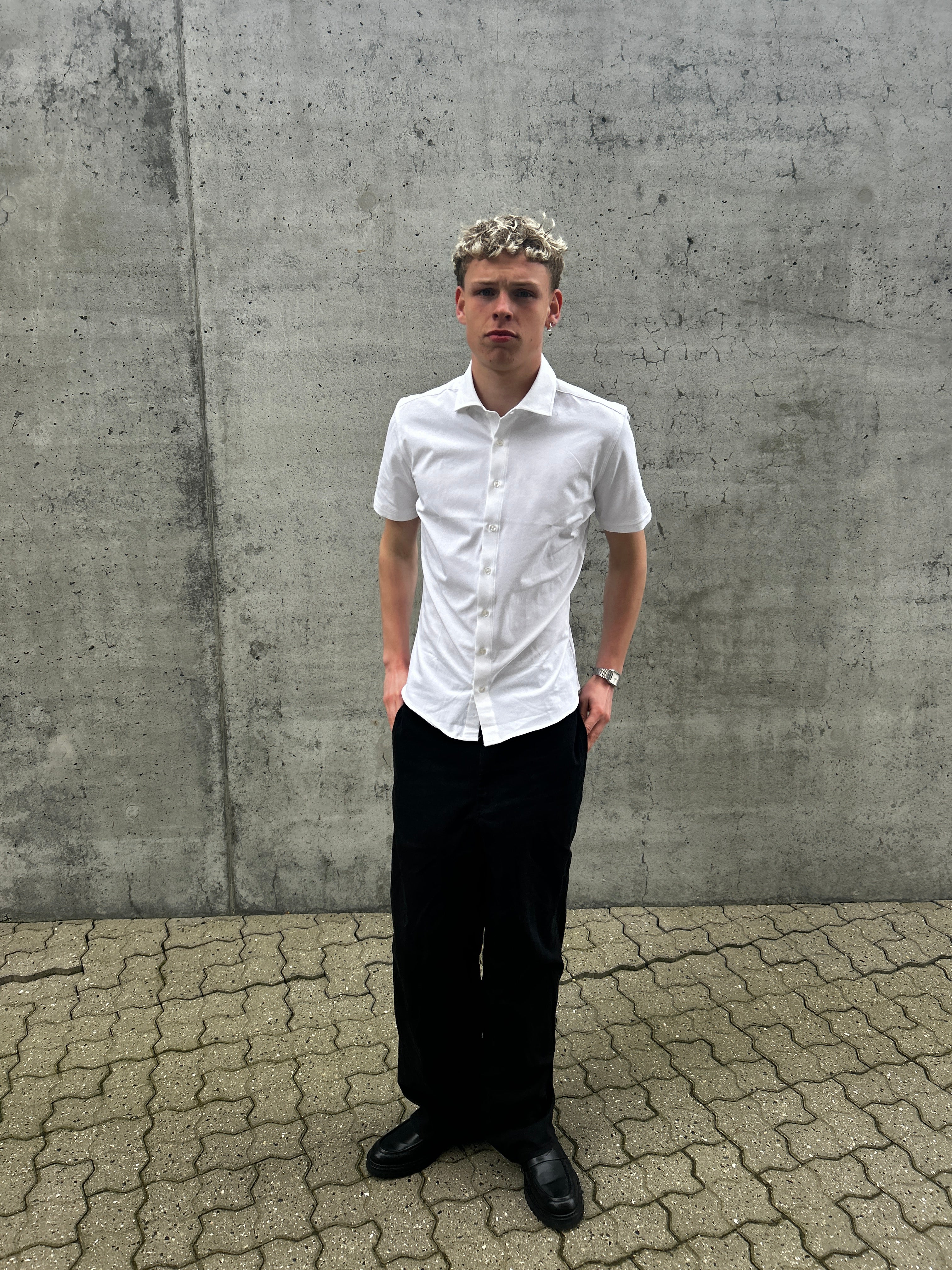 KORTÆRMET ESSENTIAL STRETCHY SKJORTE - HVID