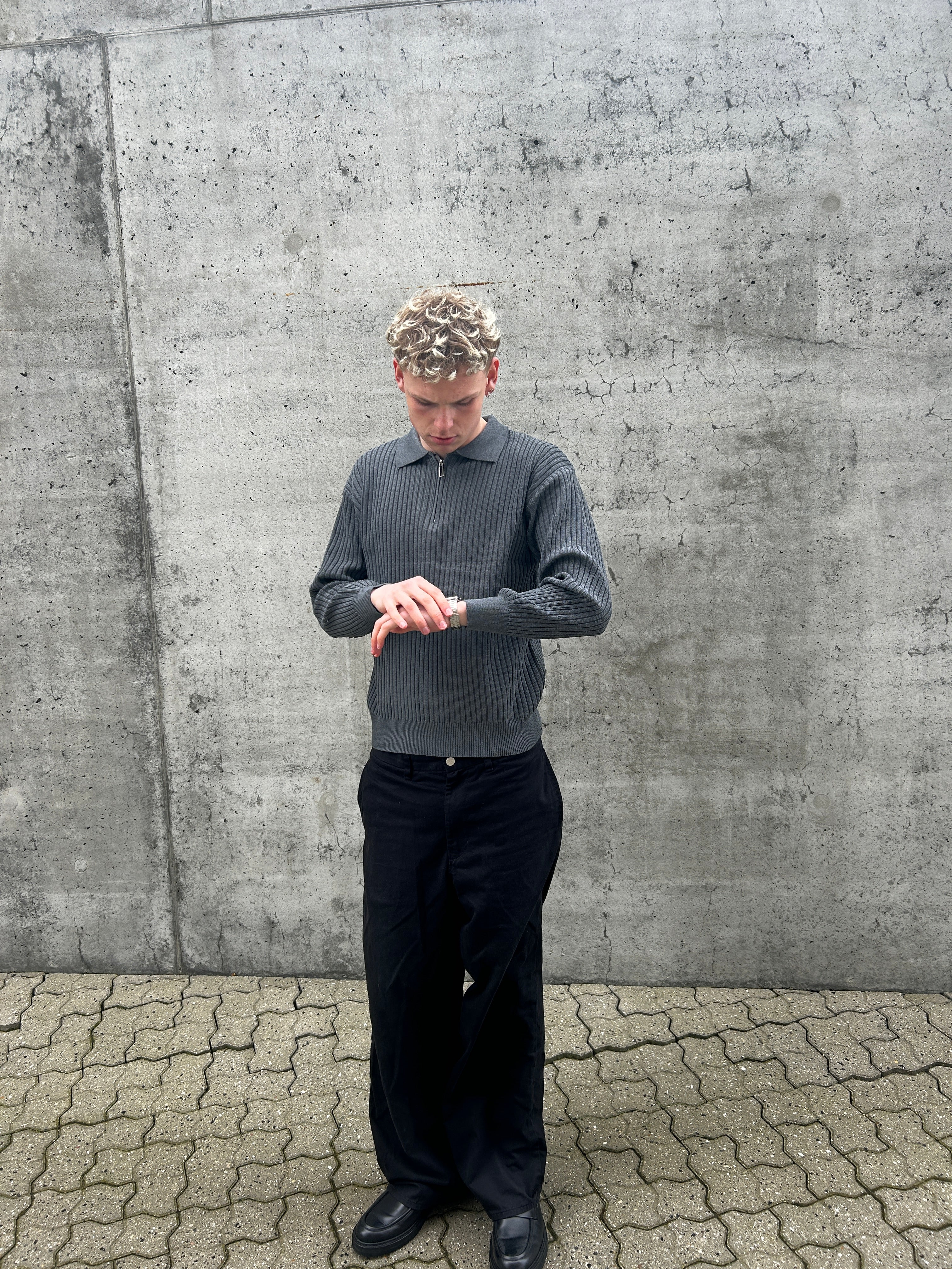 HALF ZIP - GRÅ