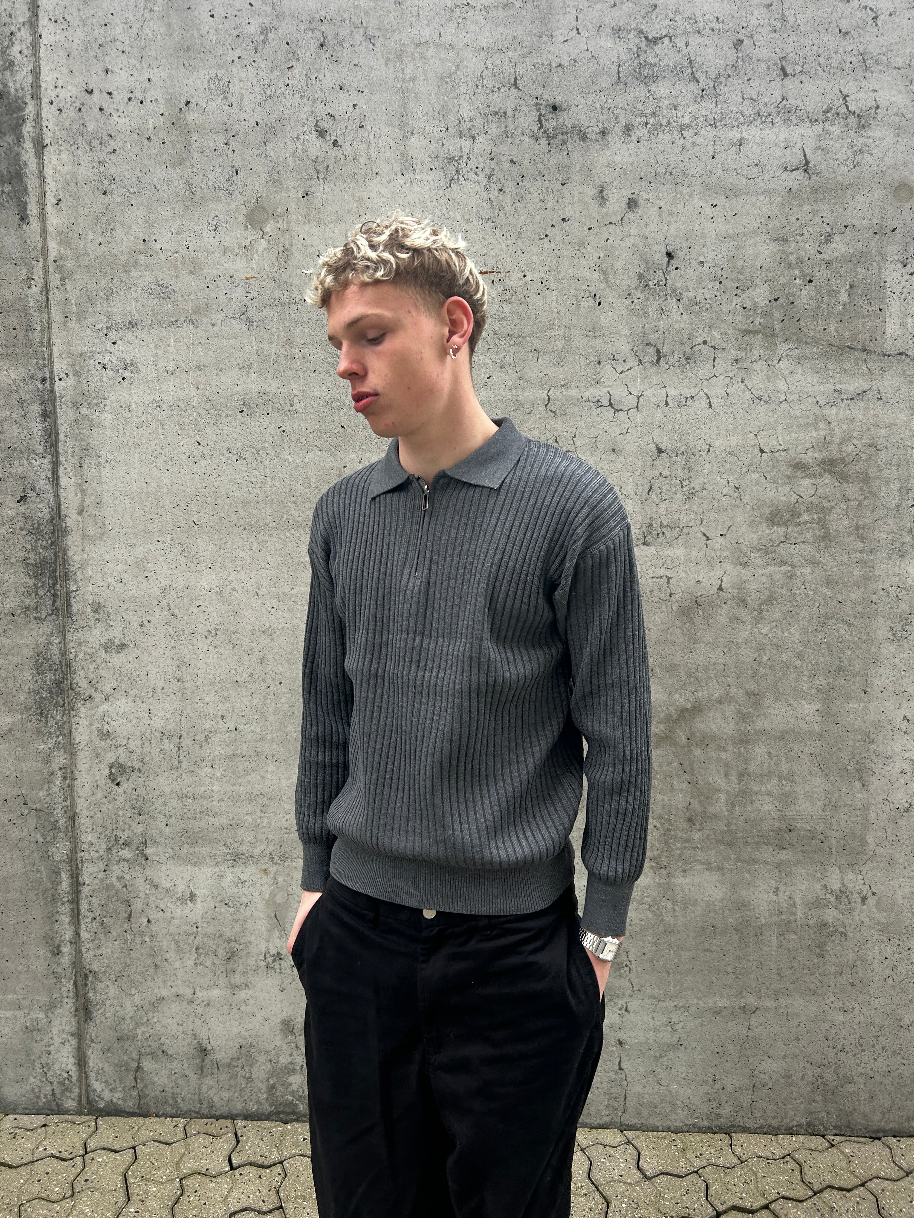 HALF ZIP - GRÅ