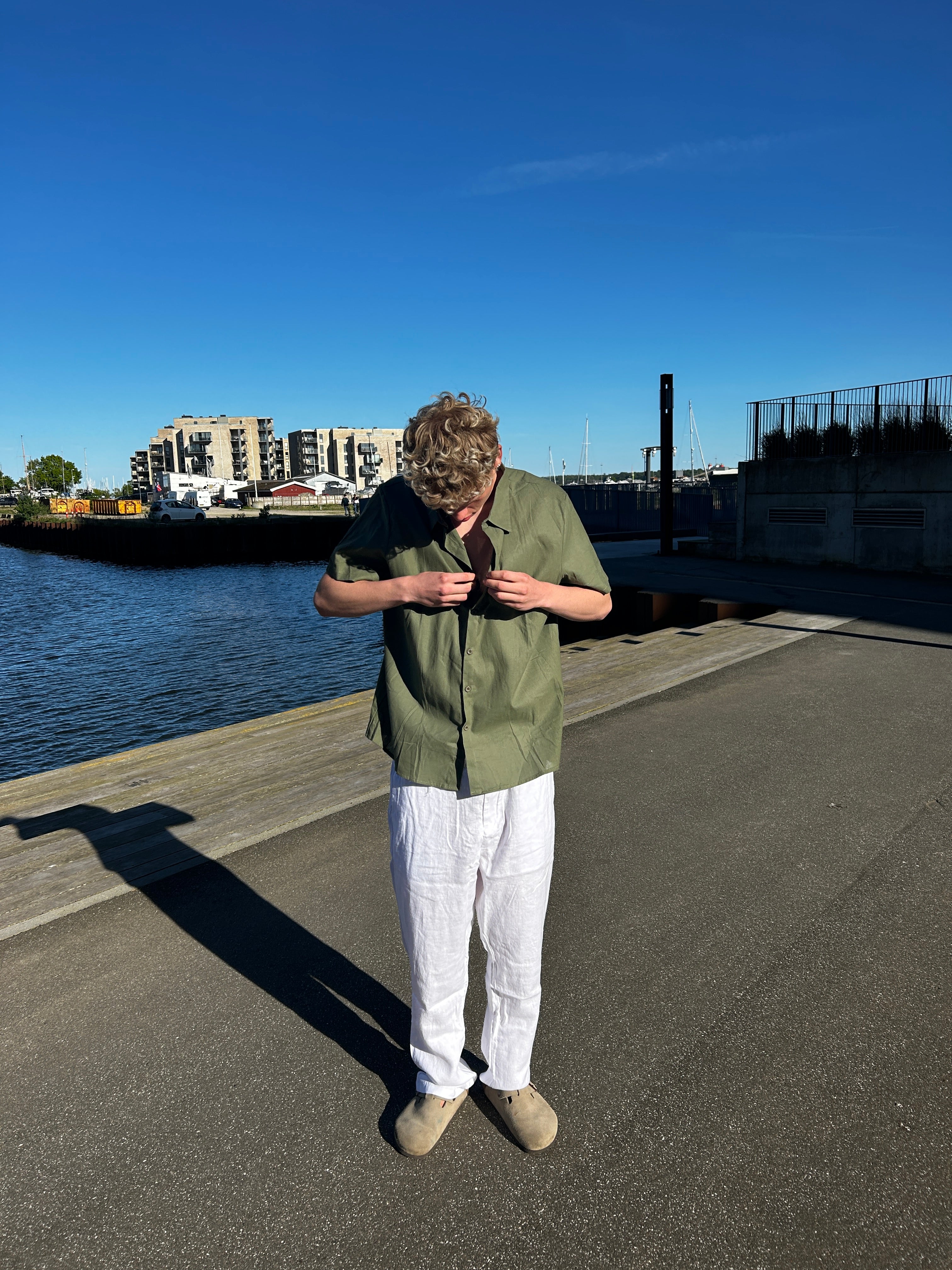 KORTÆRMET HØRSKJORTE - OLIVEN GRØN