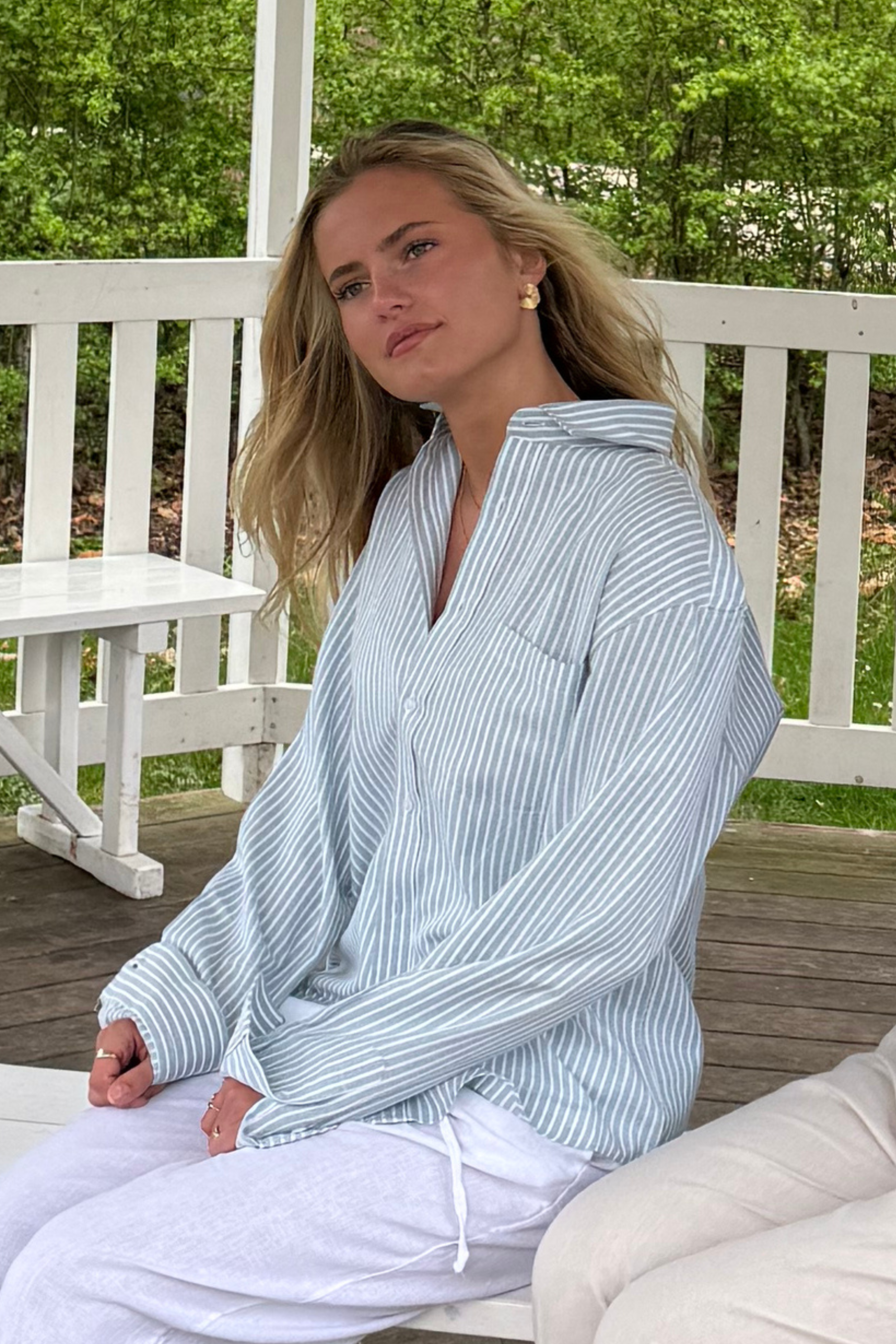 LANGÆRMET SKJORTE - GRØNSTRIBET