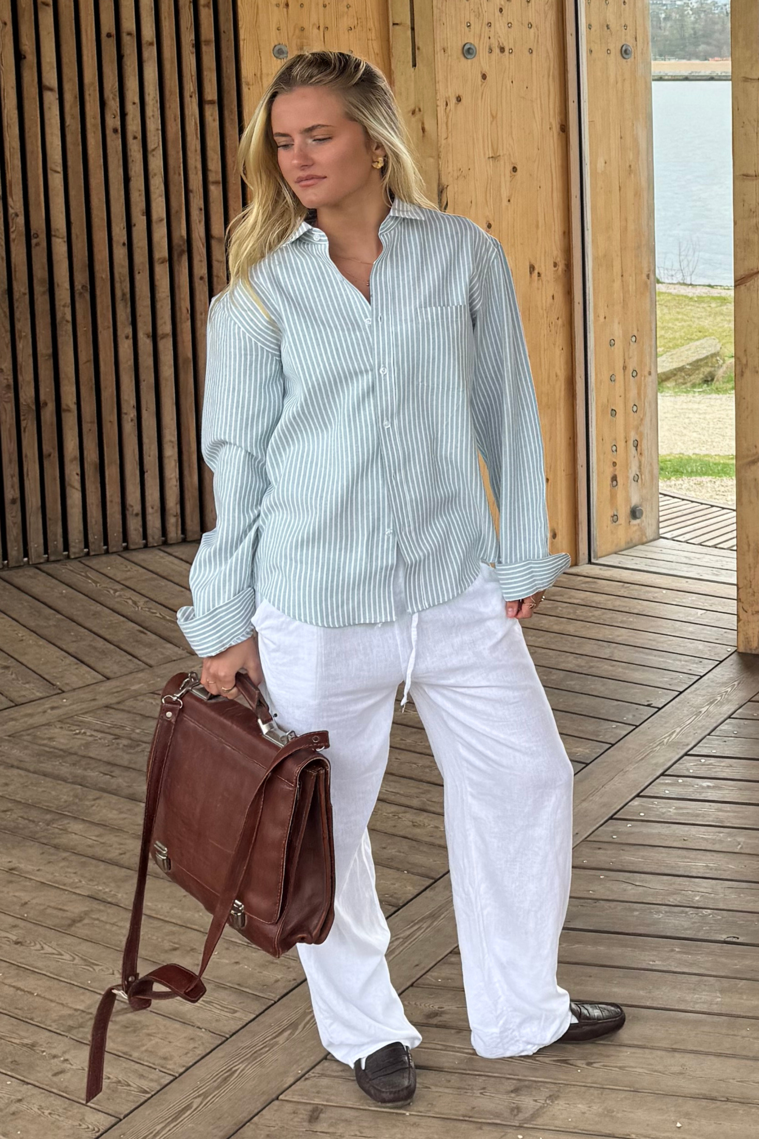 LANGÆRMET SKJORTE - GRØNSTRIBET